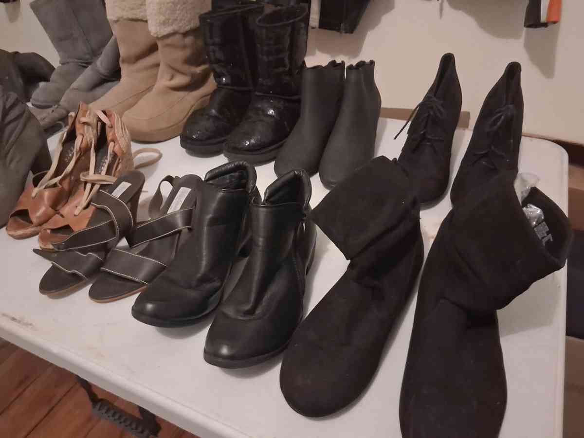 Womens sneaker shoes and boots sale - Abington, Pennsylvania