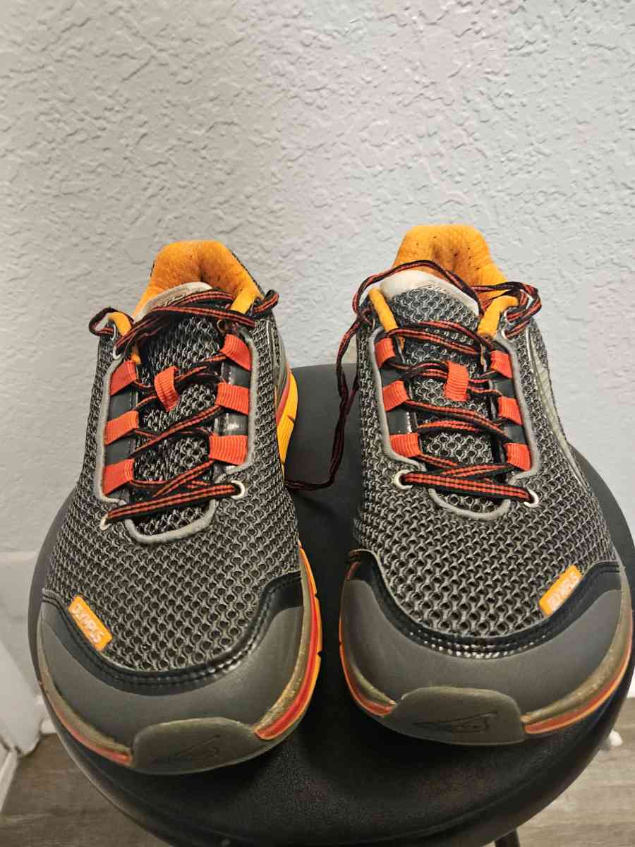 Altra Olympus Zero Drop Trail Running Sneakers - Tulsa, Oklahoma - FleaMarketBay