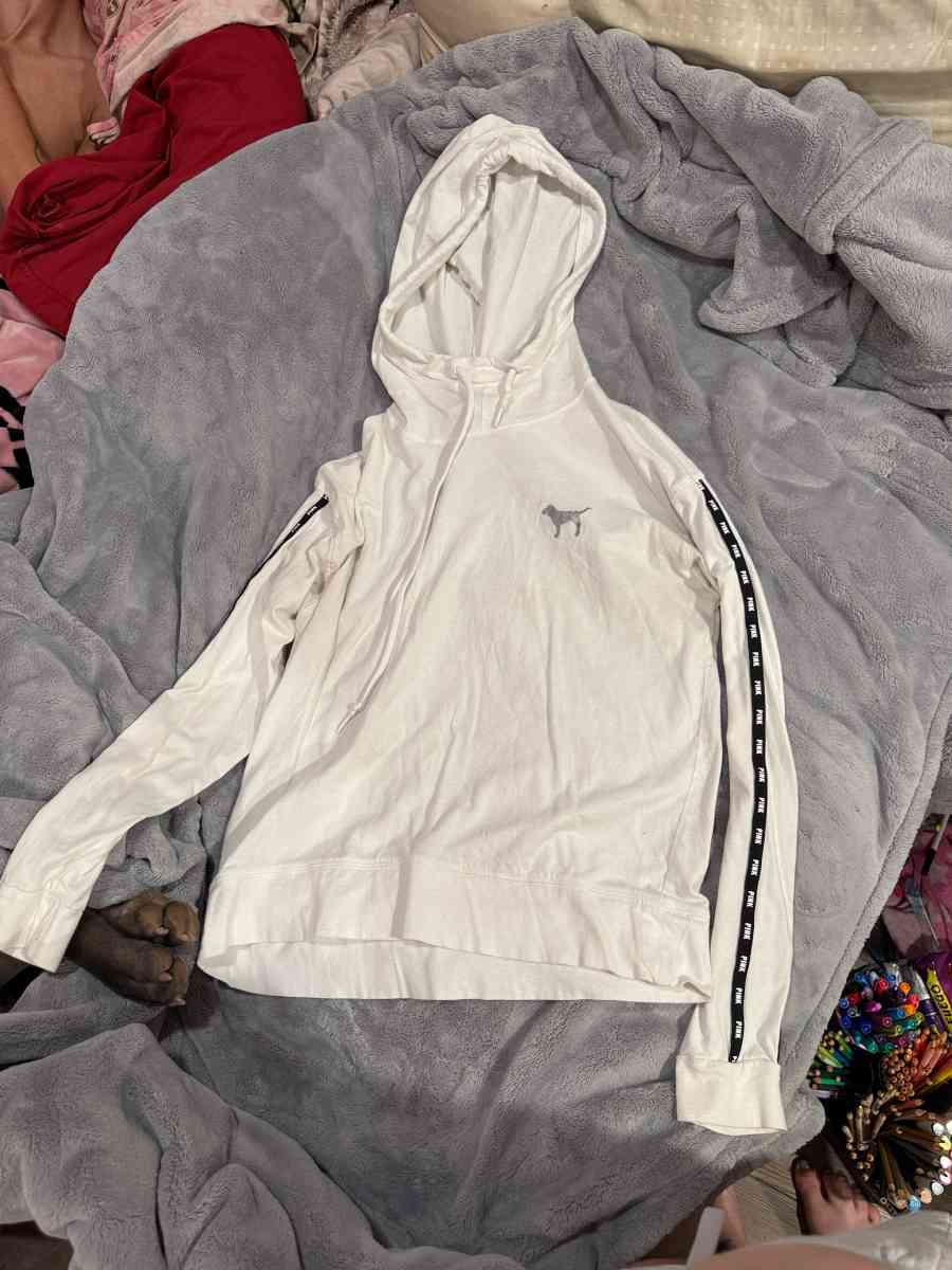 victoria secret hoodie - Trenton, Missouri - FleaMarketBay