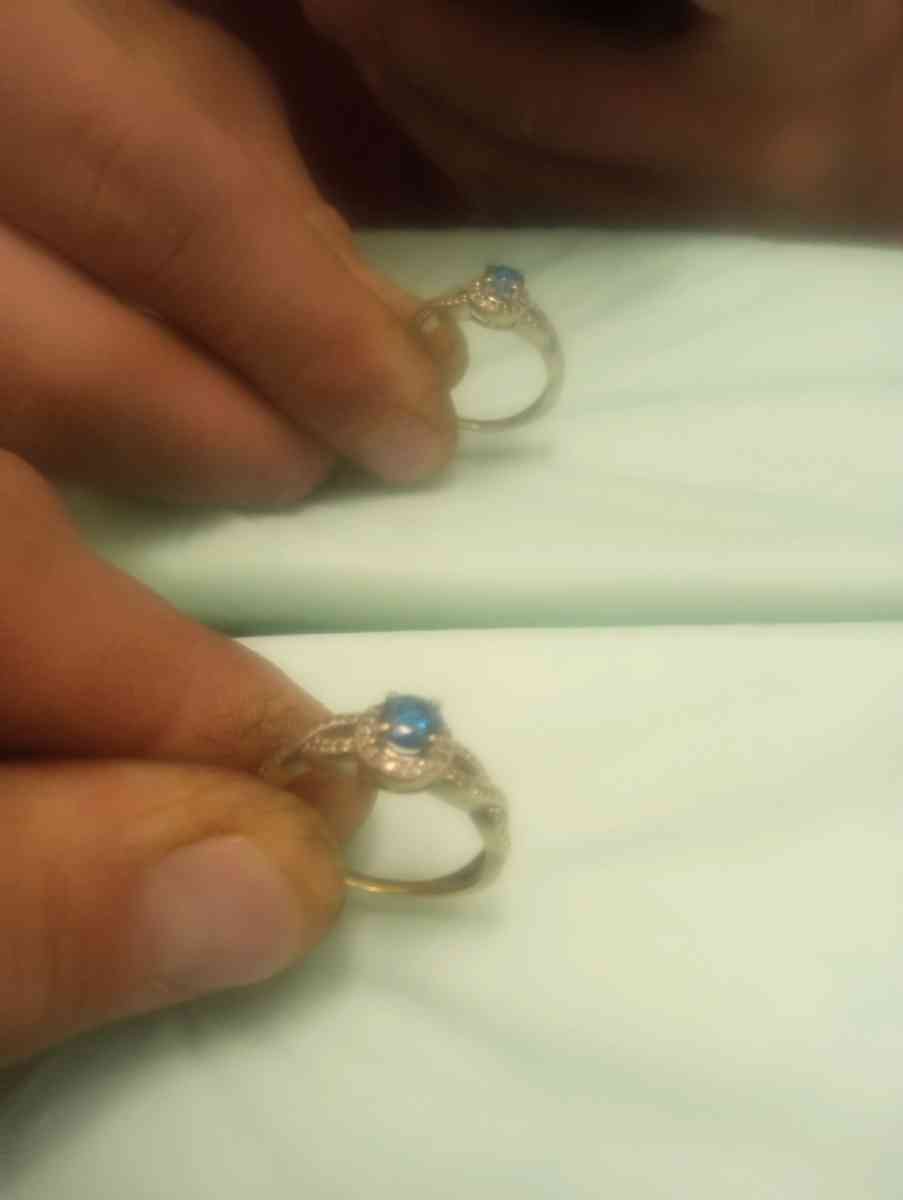 14k white gold and blue diamond ring - Canon City, Colorado - FleaMarketBay