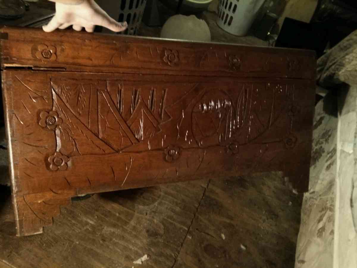 19 centrery Chinese antique hand carved chompras wooden ches - Calhoun City, Mississippi - FleaMarketBay