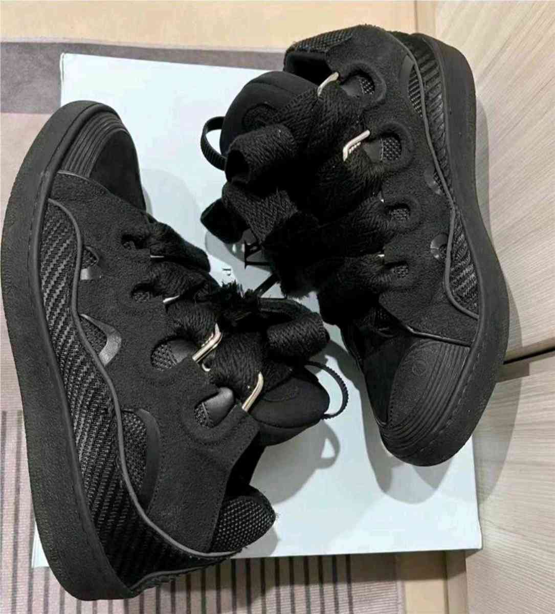 lavin - Jacksonville, Florida - FleaMarketBay