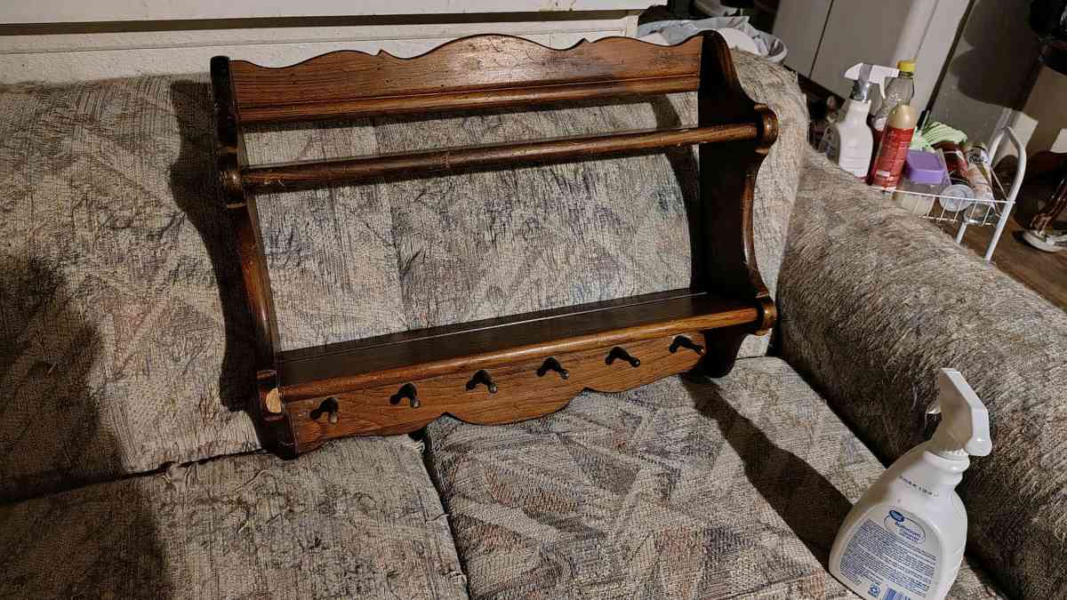 EITHEN ALLEN WALL SHELF - Peoria, Arizona