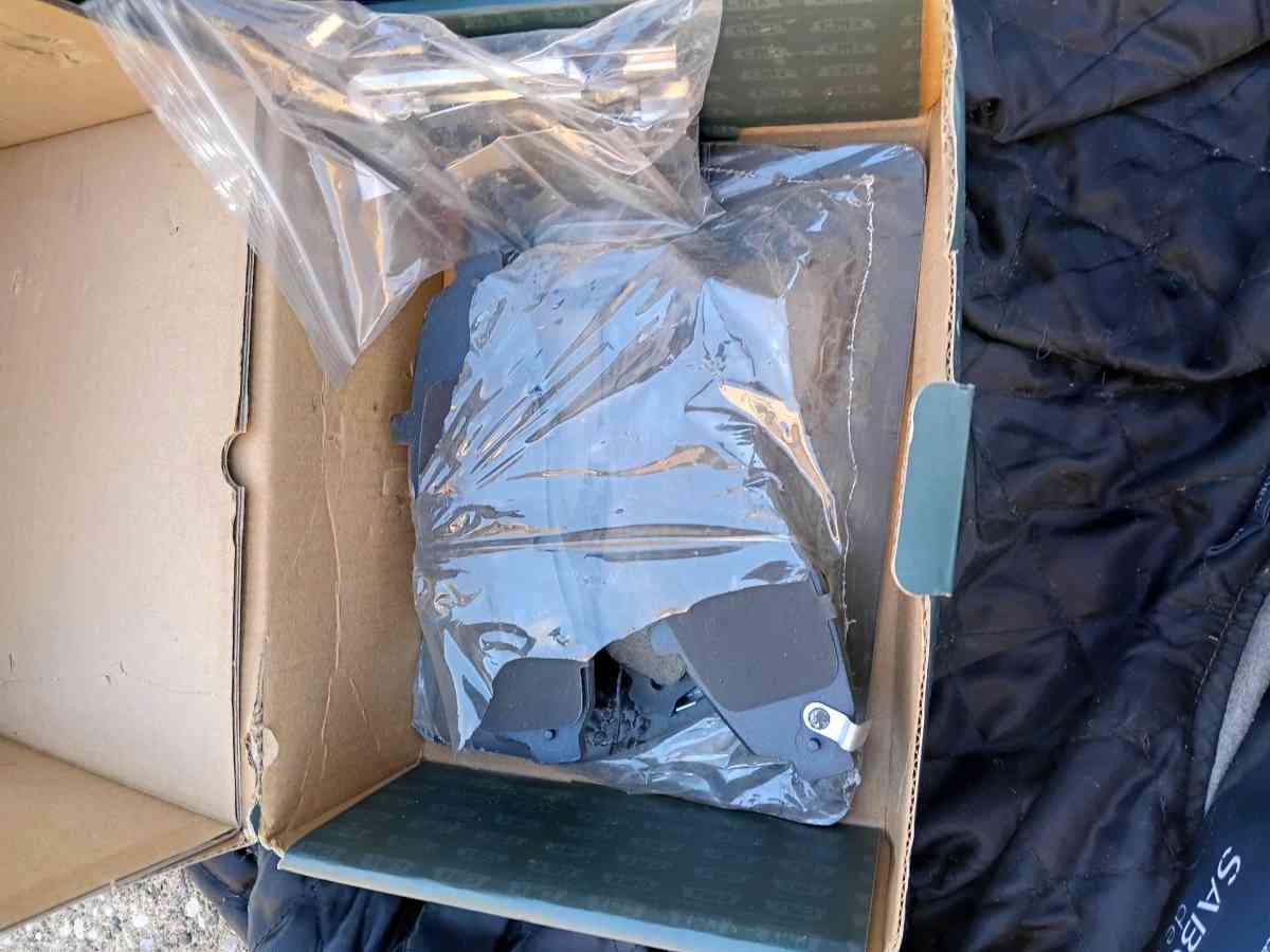 Brake pads and shoes front and back - Owensboro, Kentucky - FleaMarketBay