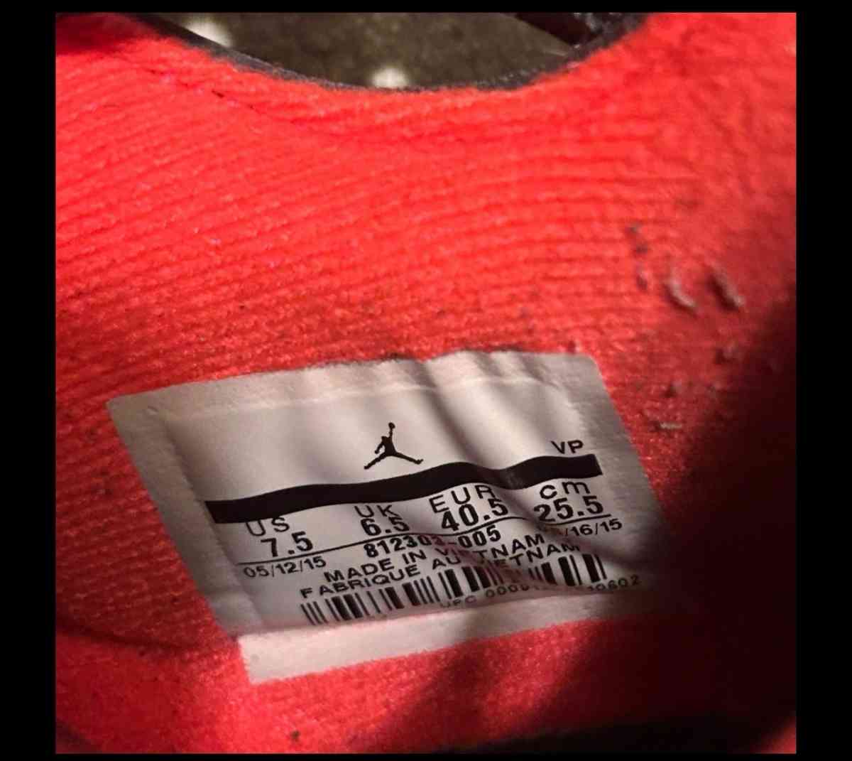 Size 7 And A Half Jordan Eclipse Holiday 2015 - Madison, North Carolina - FleaMarketBay