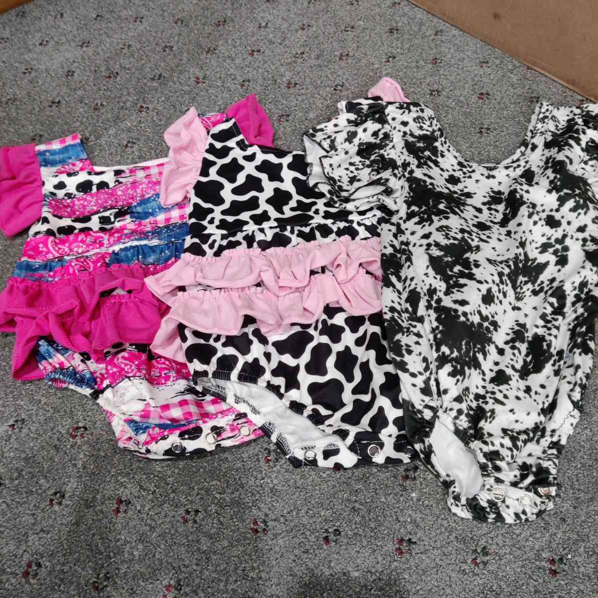 little girl clothes - Rio Linda, California - FleaMarketBay