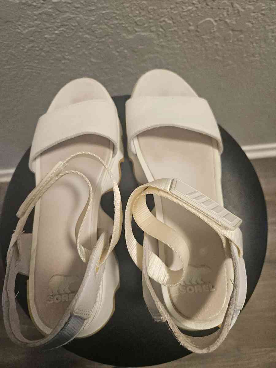 Sorel Kinetic Impact High Sandals - Tulsa, Oklahoma - FleaMarketBay