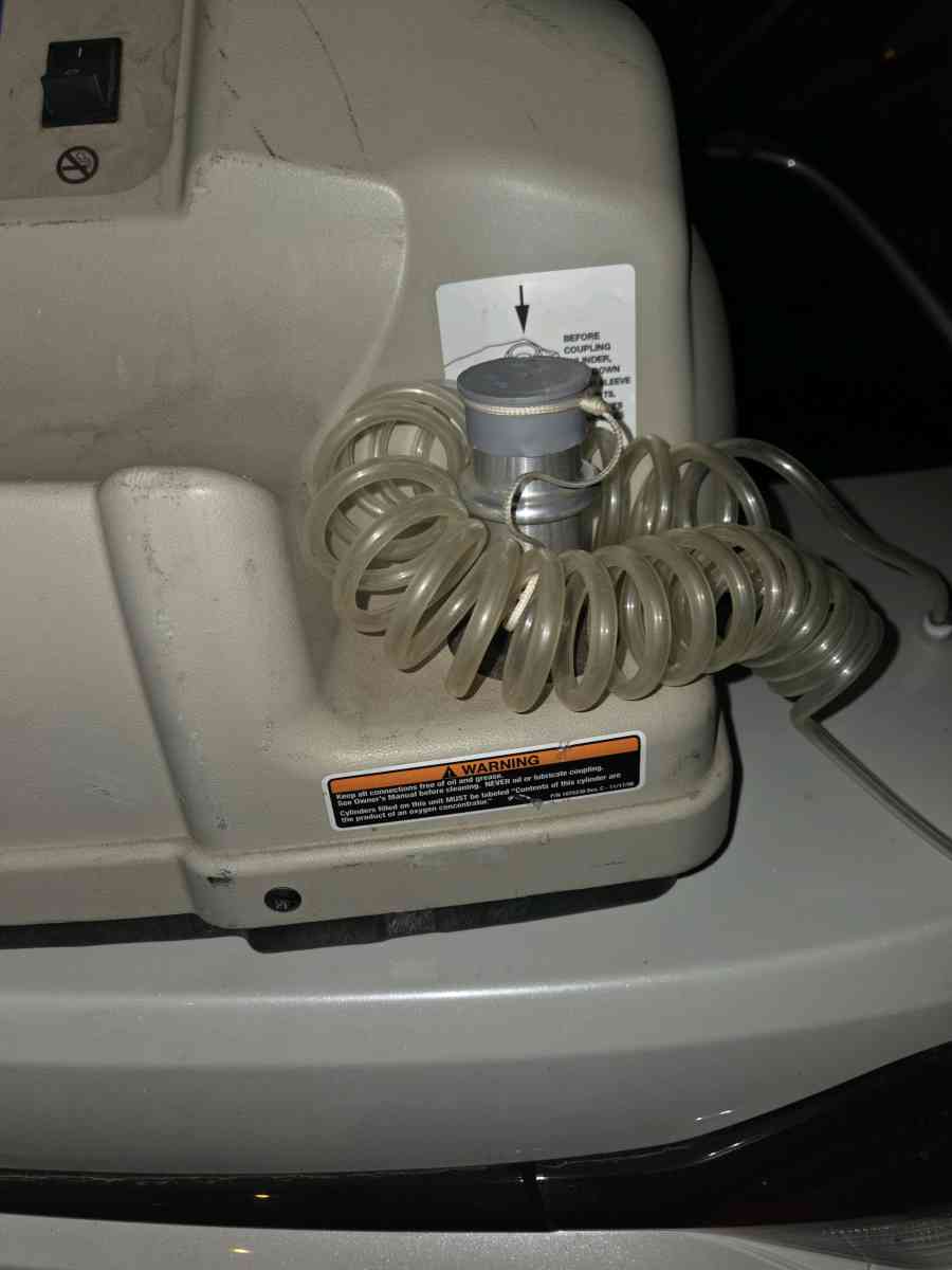 Invacare Homefill 2 O2 machine bottle filler and 2 O2 tanks - Phoenix, Arizona - FleaMarketBay