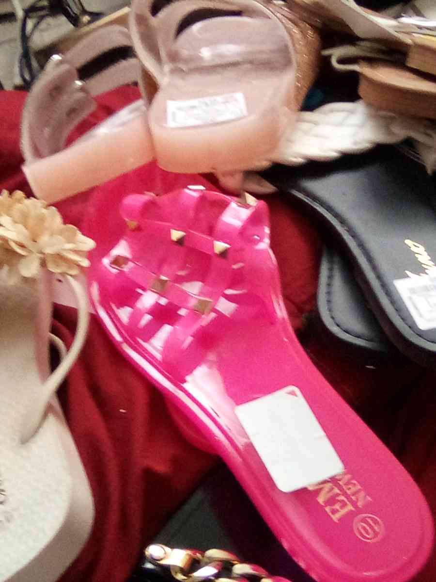 shoes sandals - Miami, Florida - FleaMarketBay