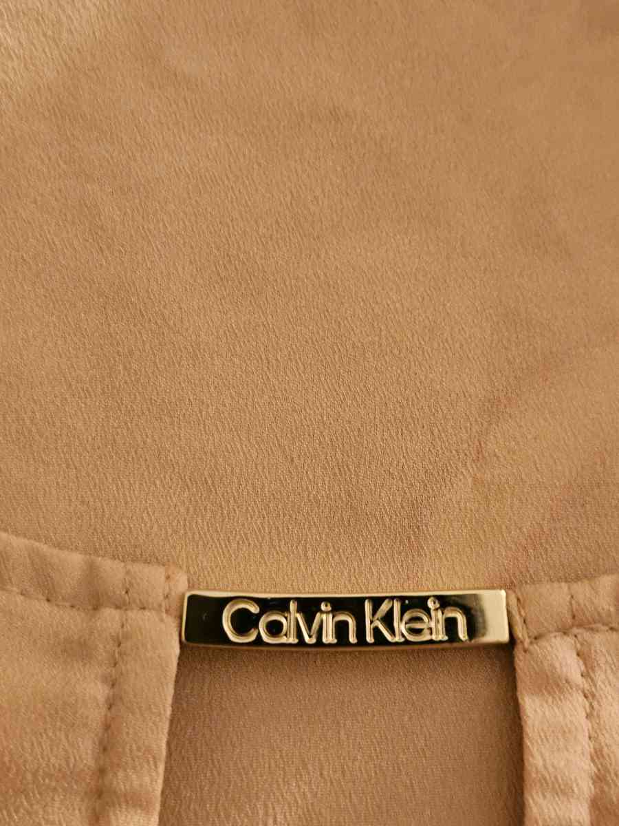 Calvin Klein light peach short sleeve blouse size large - Sanford, Maine - FleaMarketBay