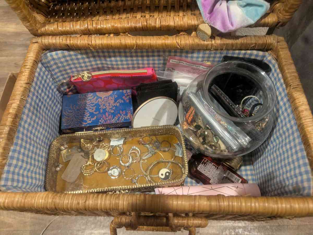 garage sale bunch of random stuff