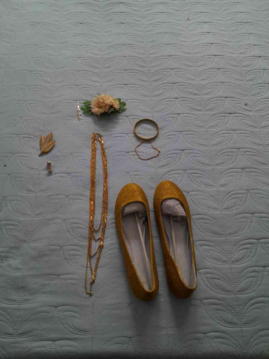 Bundle formal prom gown shoes and accessories - Los Angeles, California - FleaMarketBay