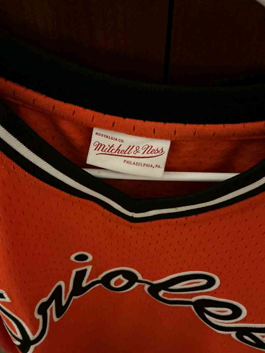 Mens XL Orange 8 Orioles Jersey - Atlanta, Georgia - FleaMarketBay