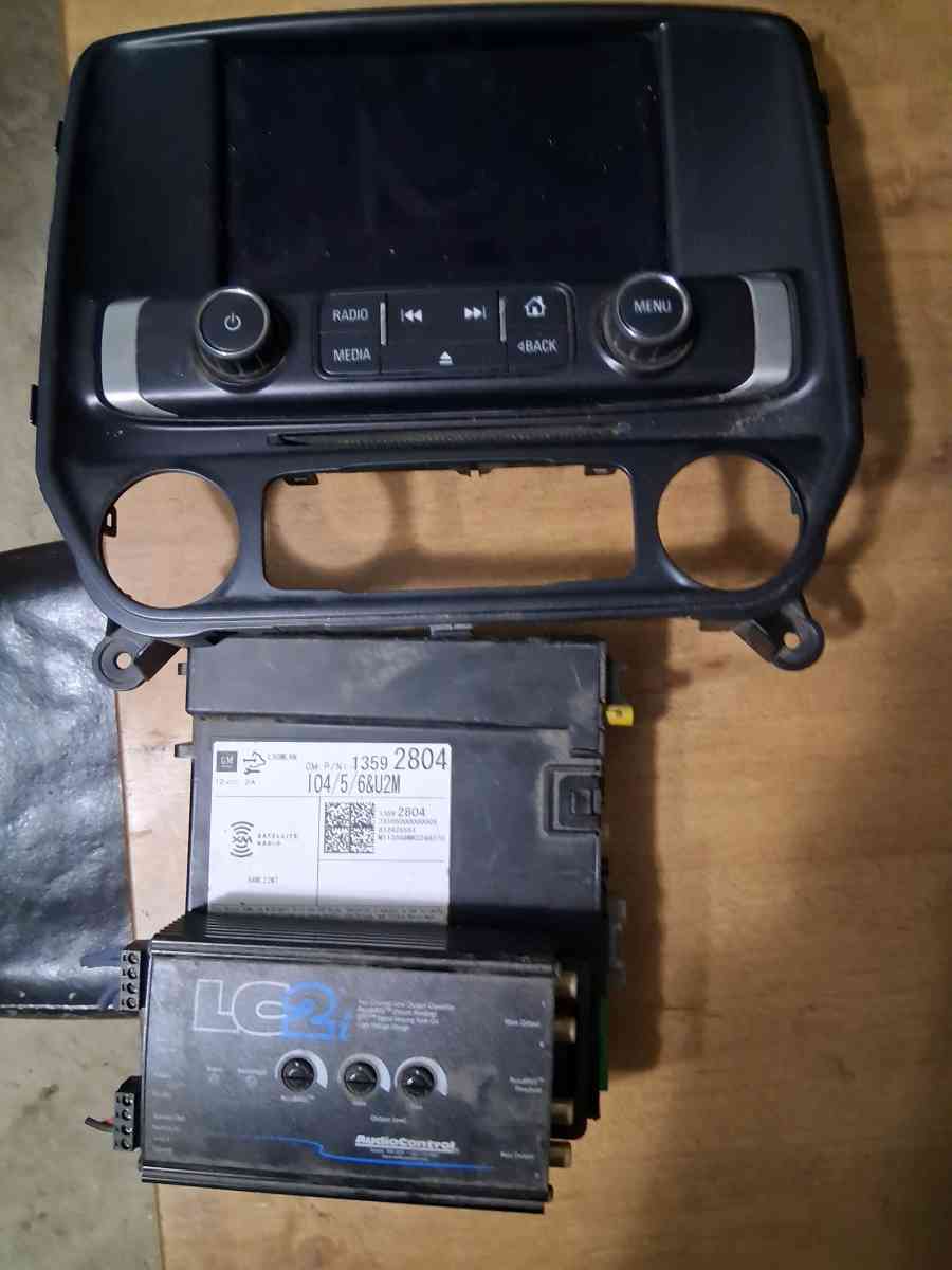 2013 gmc serria stock rado - Spokane, Washington