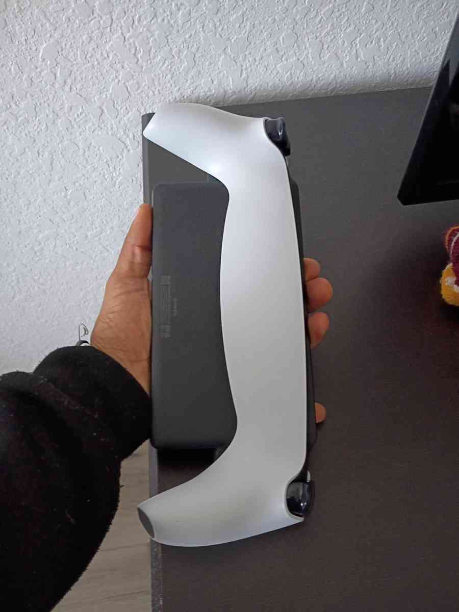 PS5 portable controller