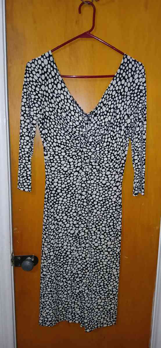 Dresses - Bennettsville, South Carolina - FleaMarketBay