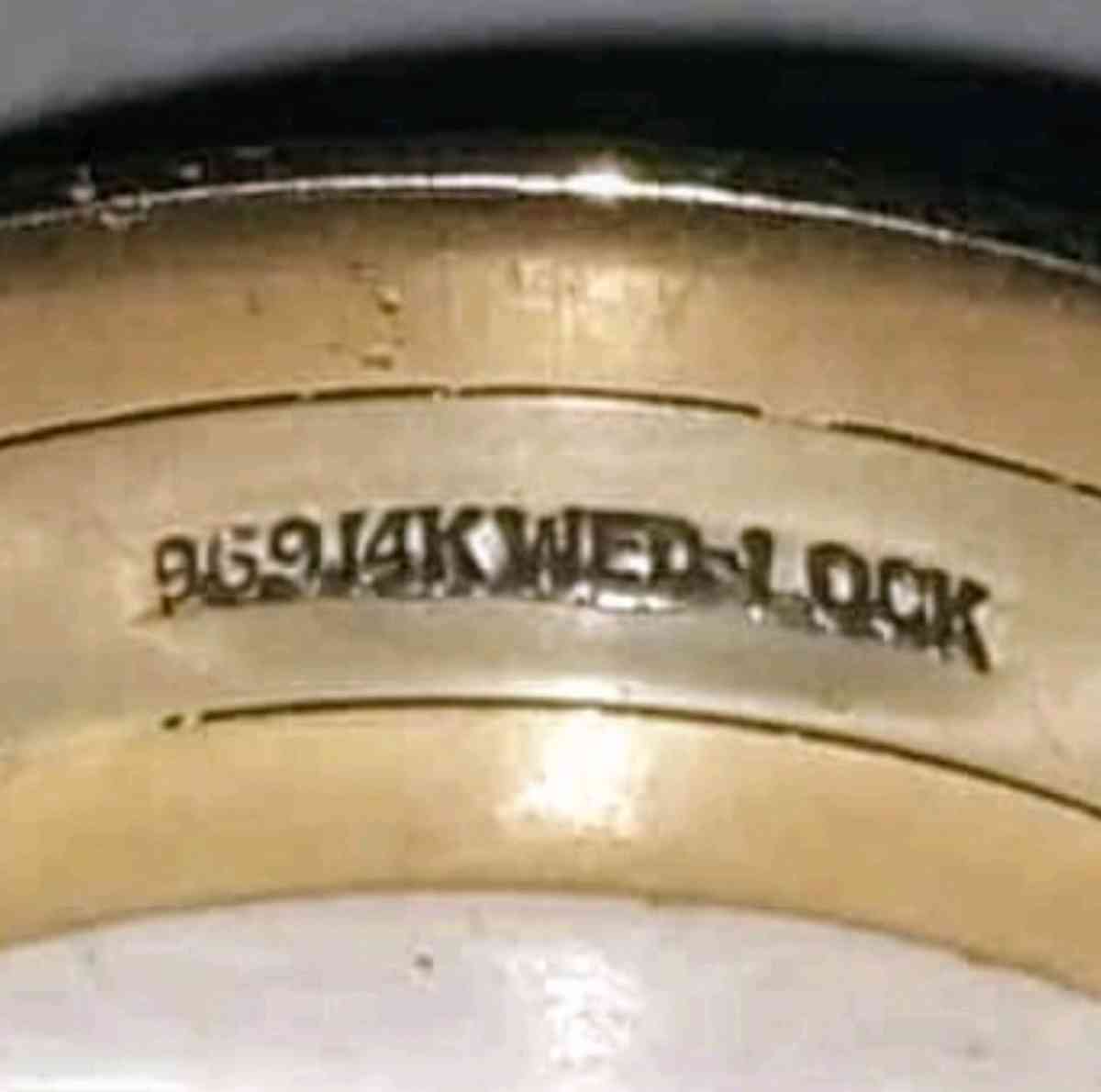 14k Yellow and white gold wedding band - Elwood, Indiana - FleaMarketBay