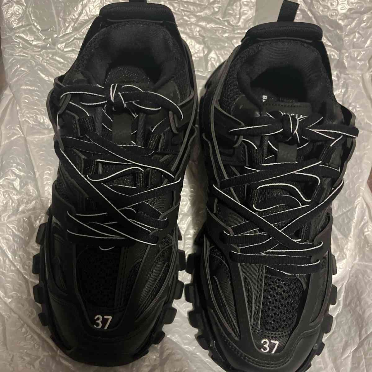 Balenciaga track - Alicia, Arkansas