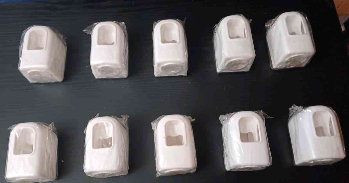 TOOTHPASTE HOLDERS - Bronx, New York