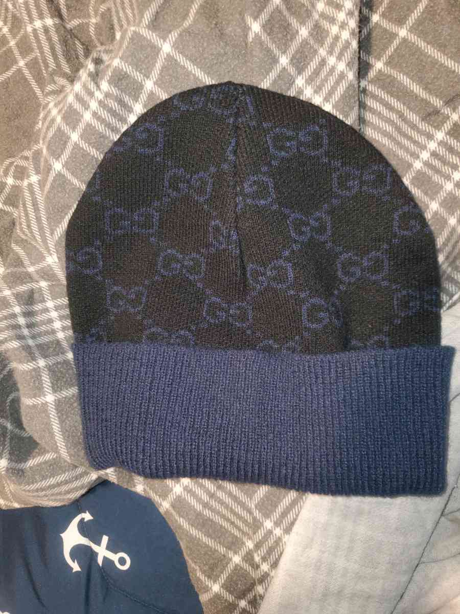 Gucci Navy and Black Knit Hat Elegant Gucci knit hat in navy - Chester Gap, Virginia