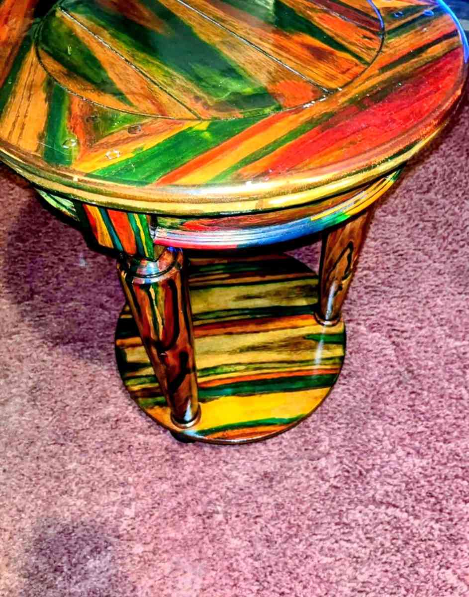 Hand Crafted End Table - Advent, West Virginia - FleaMarketBay