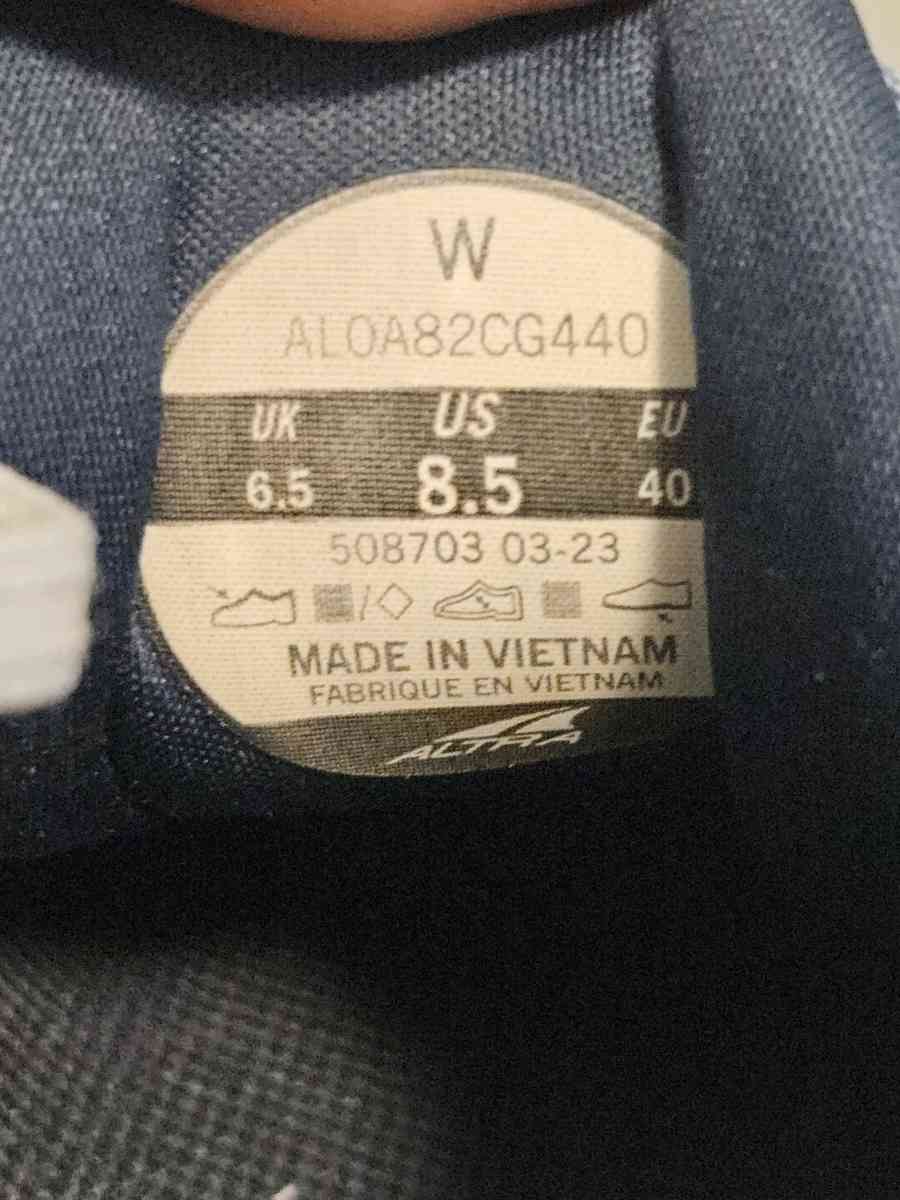 Altra Paradigm 7 Sneakers - Tulsa, Oklahoma - FleaMarketBay