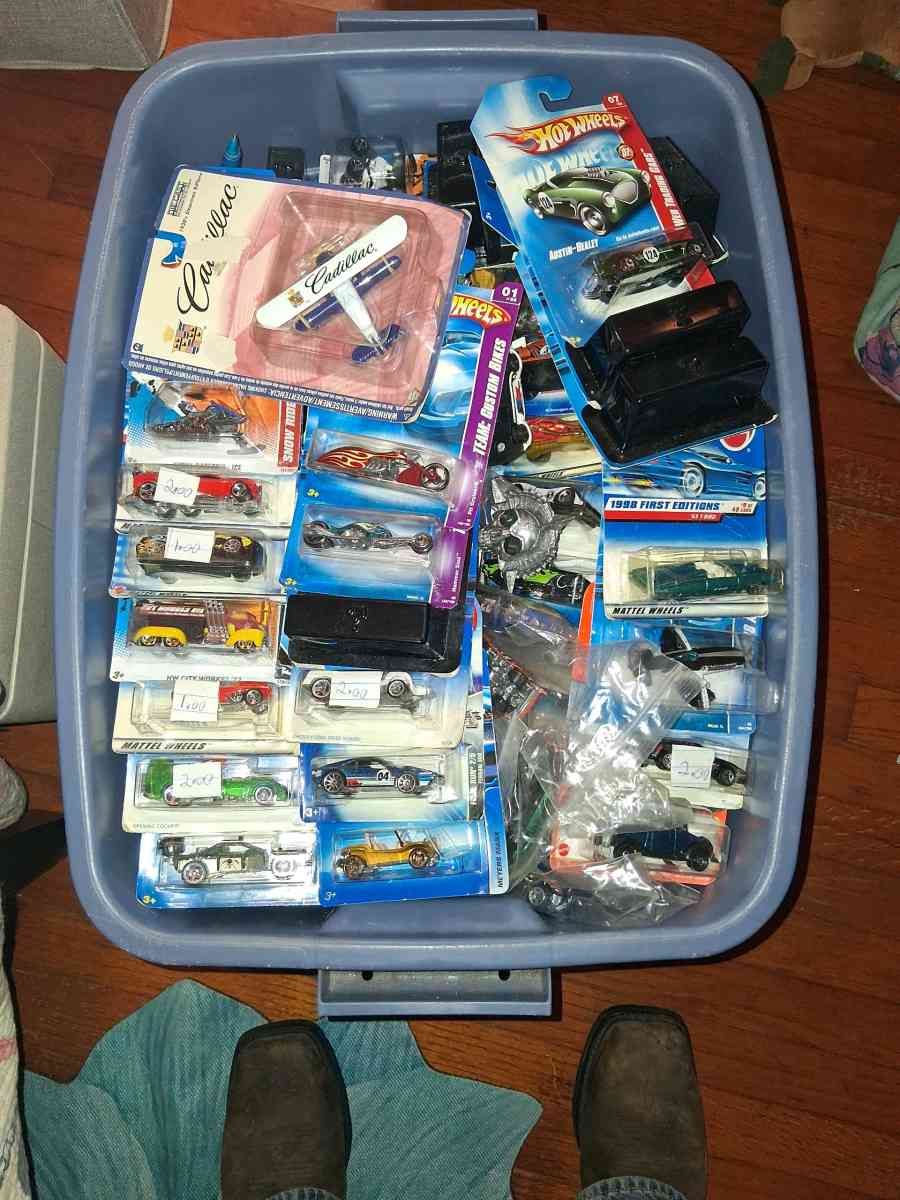hot wheels collection - Monroe, Georgia - FleaMarketBay