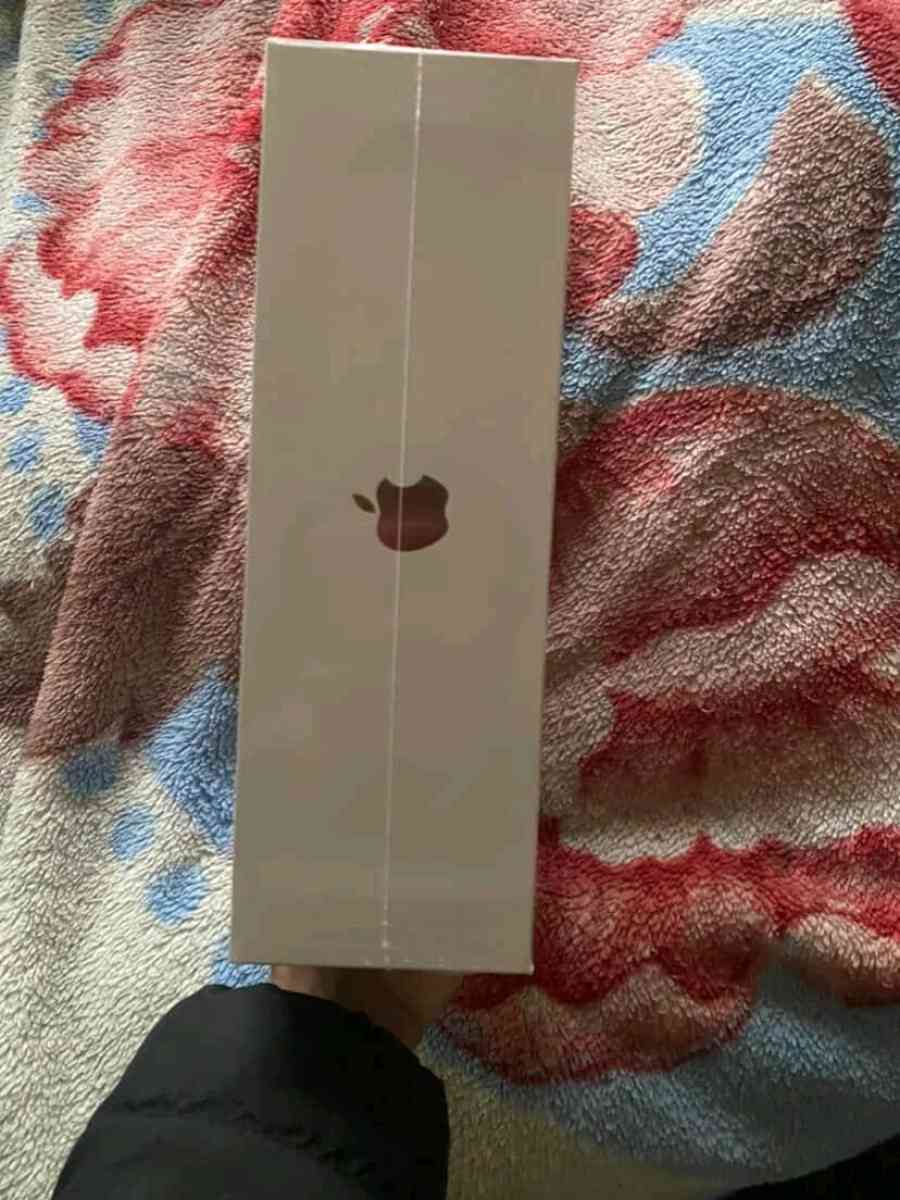 apple airpod pro max USB c - Antioch, California - FleaMarketBay