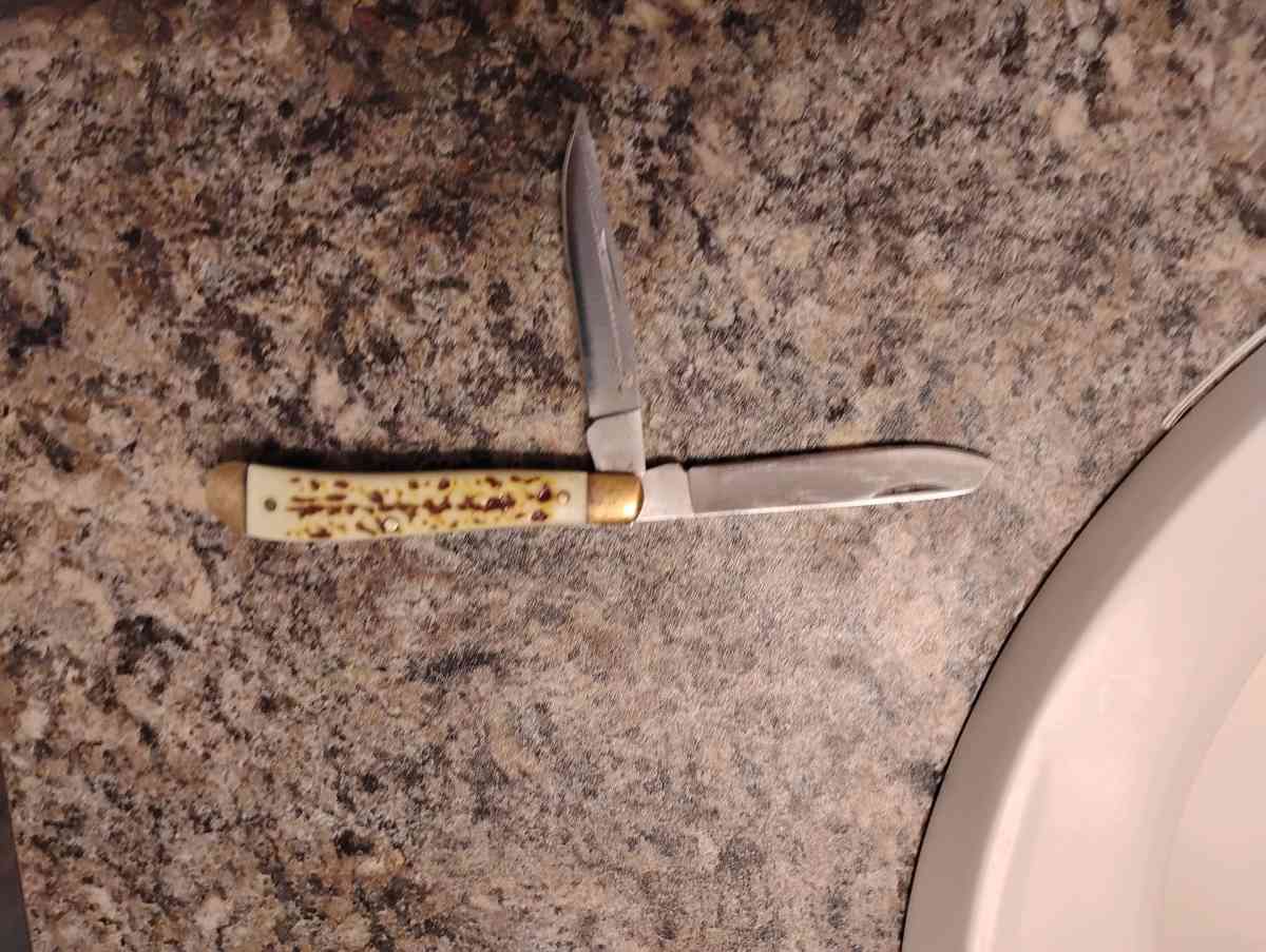 I got a pocket knife brand is mossy oak - Cleburne, Texas