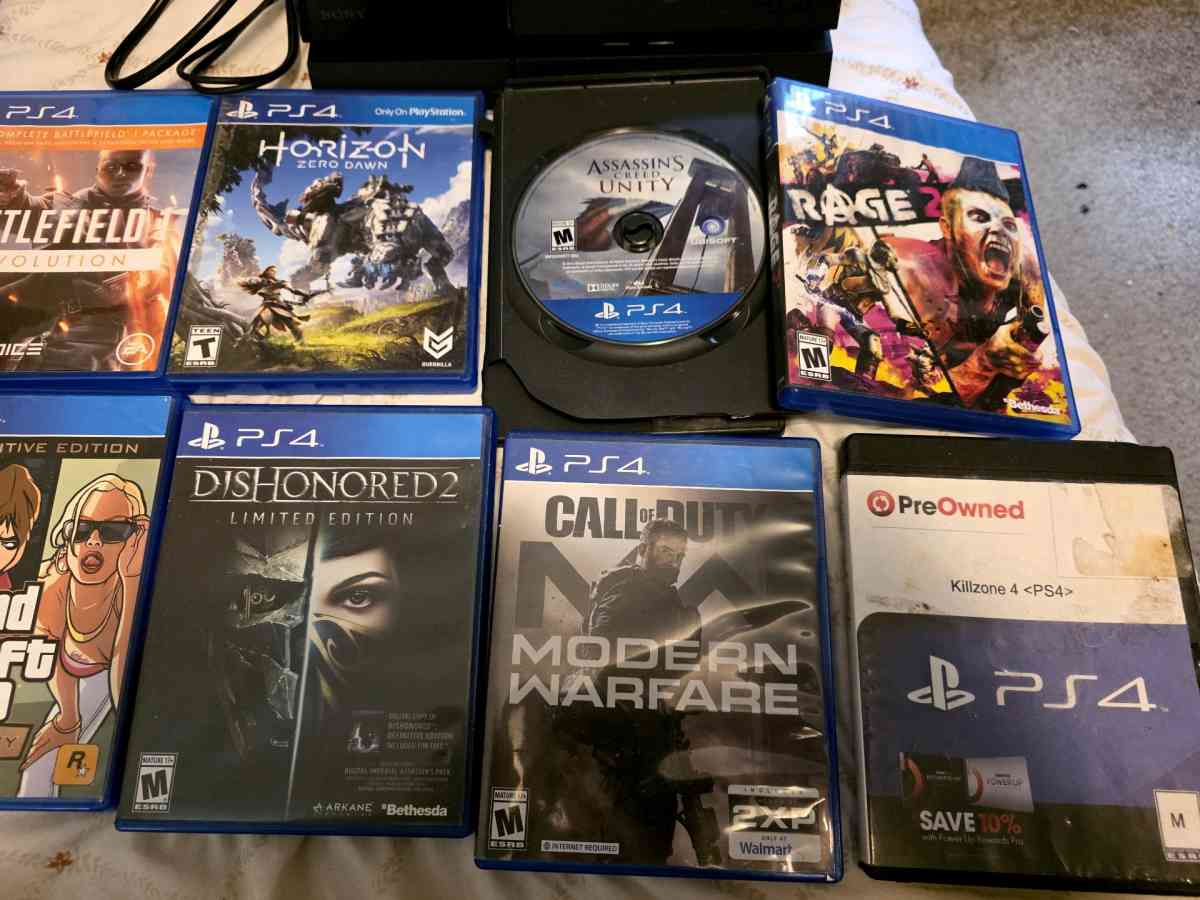 PS4 Bundle only in good condition - Brazoria, Texas - FleaMarketBay