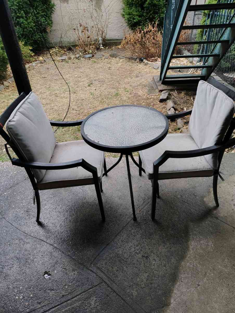Patio set - Middle Village, New York