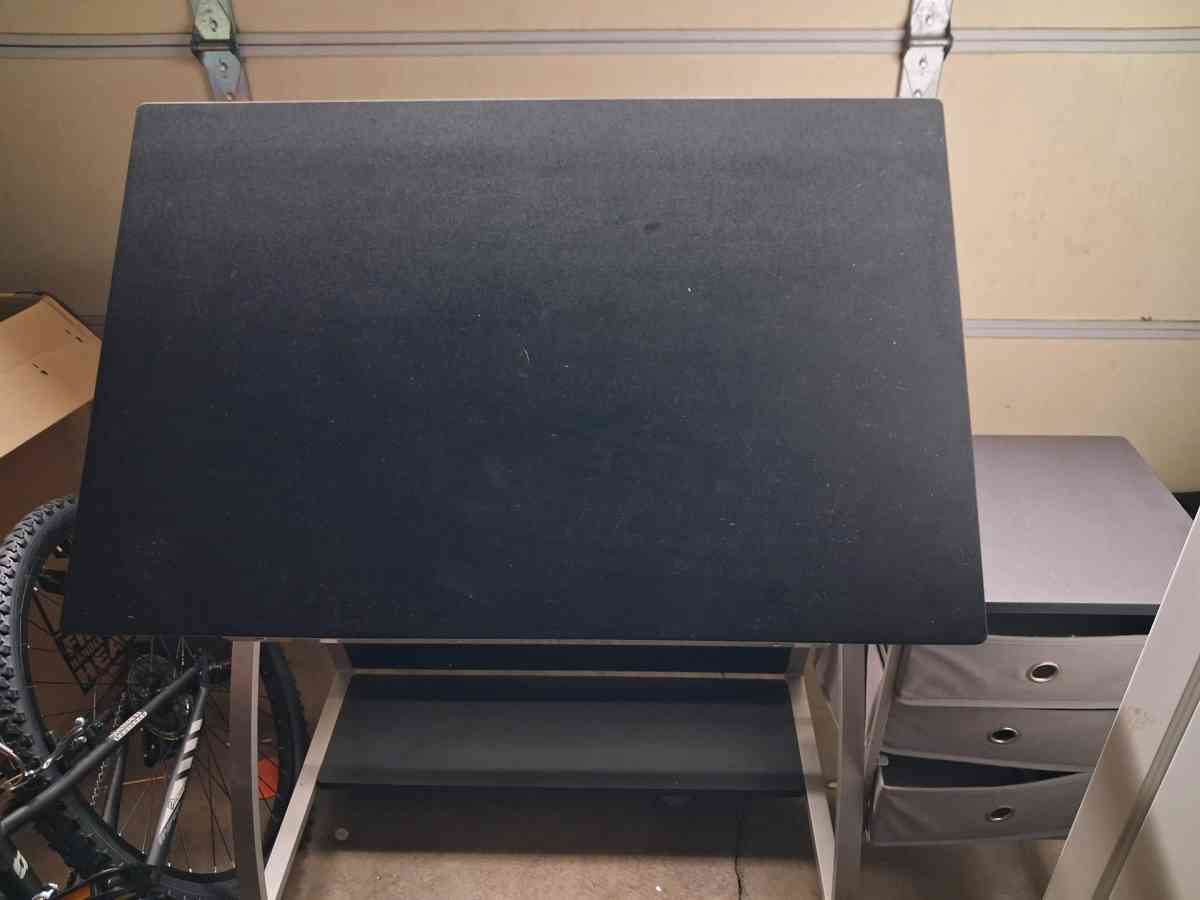 Adjustable artists desk - Manteca, California - FleaMarketBay