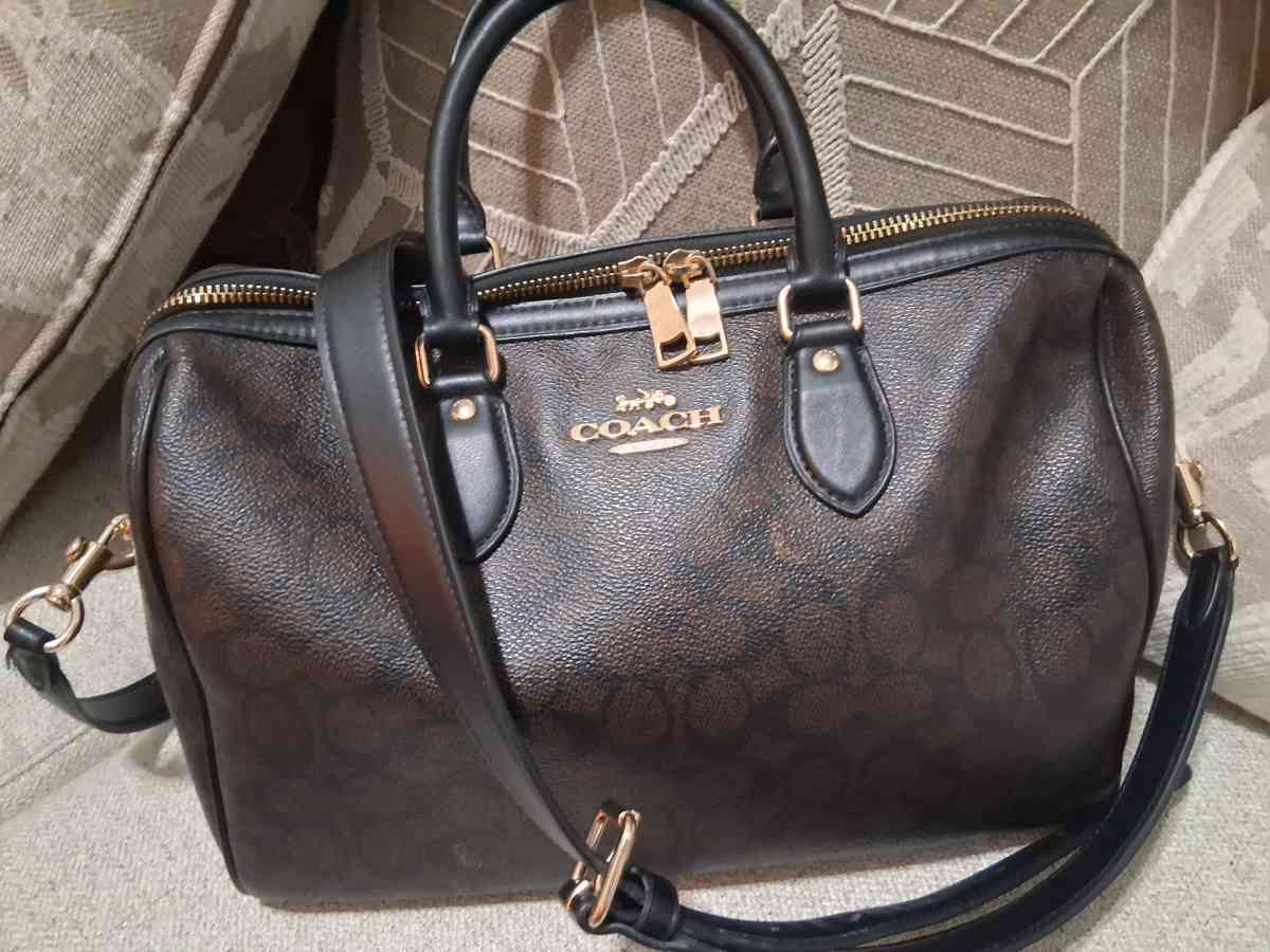 Code signature design handbag - Fayetteville, Georgia - FleaMarketBay