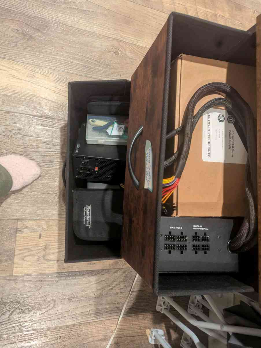 garage sale bunch of random stuff - Citrus Heights, California - FleaMarketBay