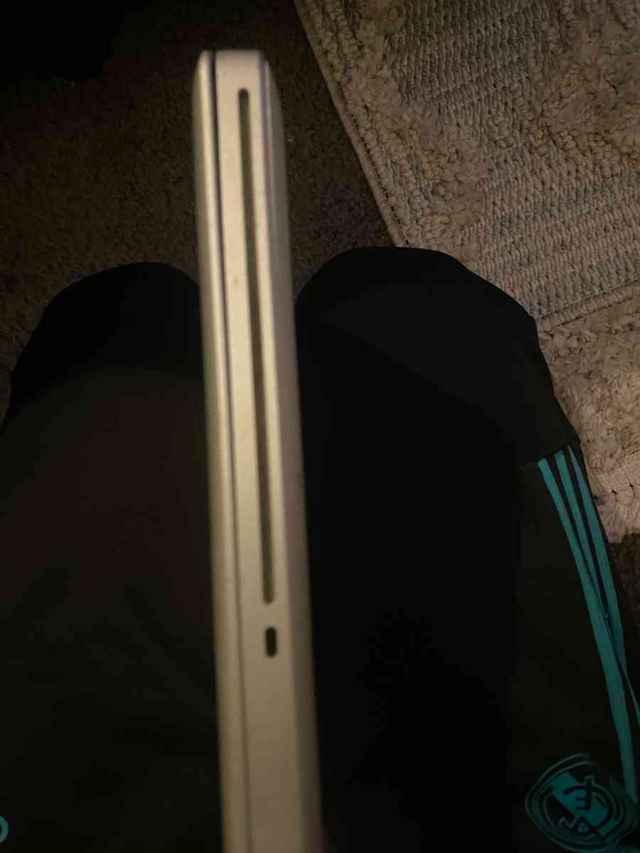 MacBook Pro 2009 16GB Ram - Bethel Park, Pennsylvania - FleaMarketBay