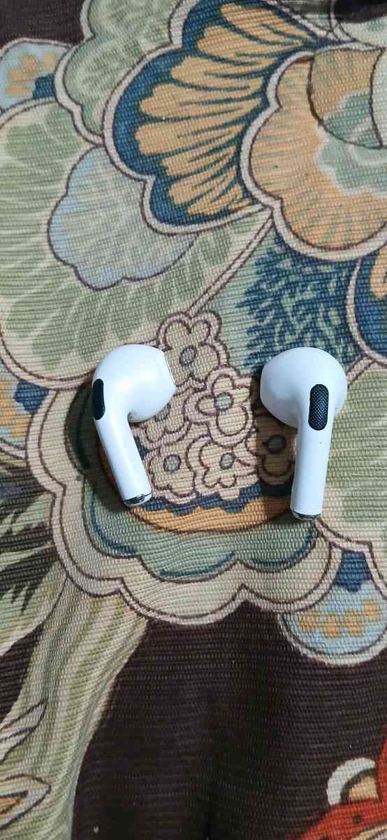 billboard Bluetooth wireless earbuds - Atlanta, Georgia - FleaMarketBay