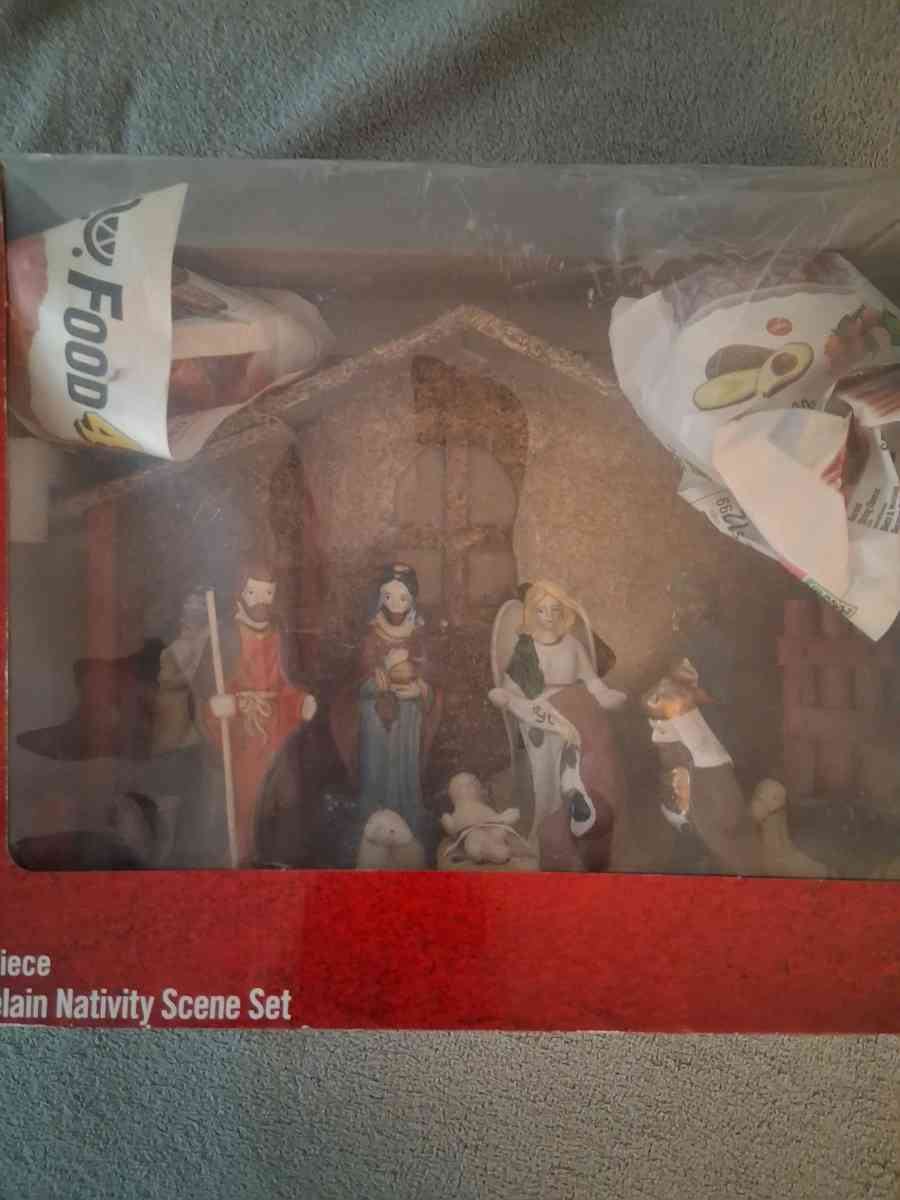 Home Accents Holiday 13 Piece Nativity Scene Set Figurines - North Hollywood, California - FleaMarketBay