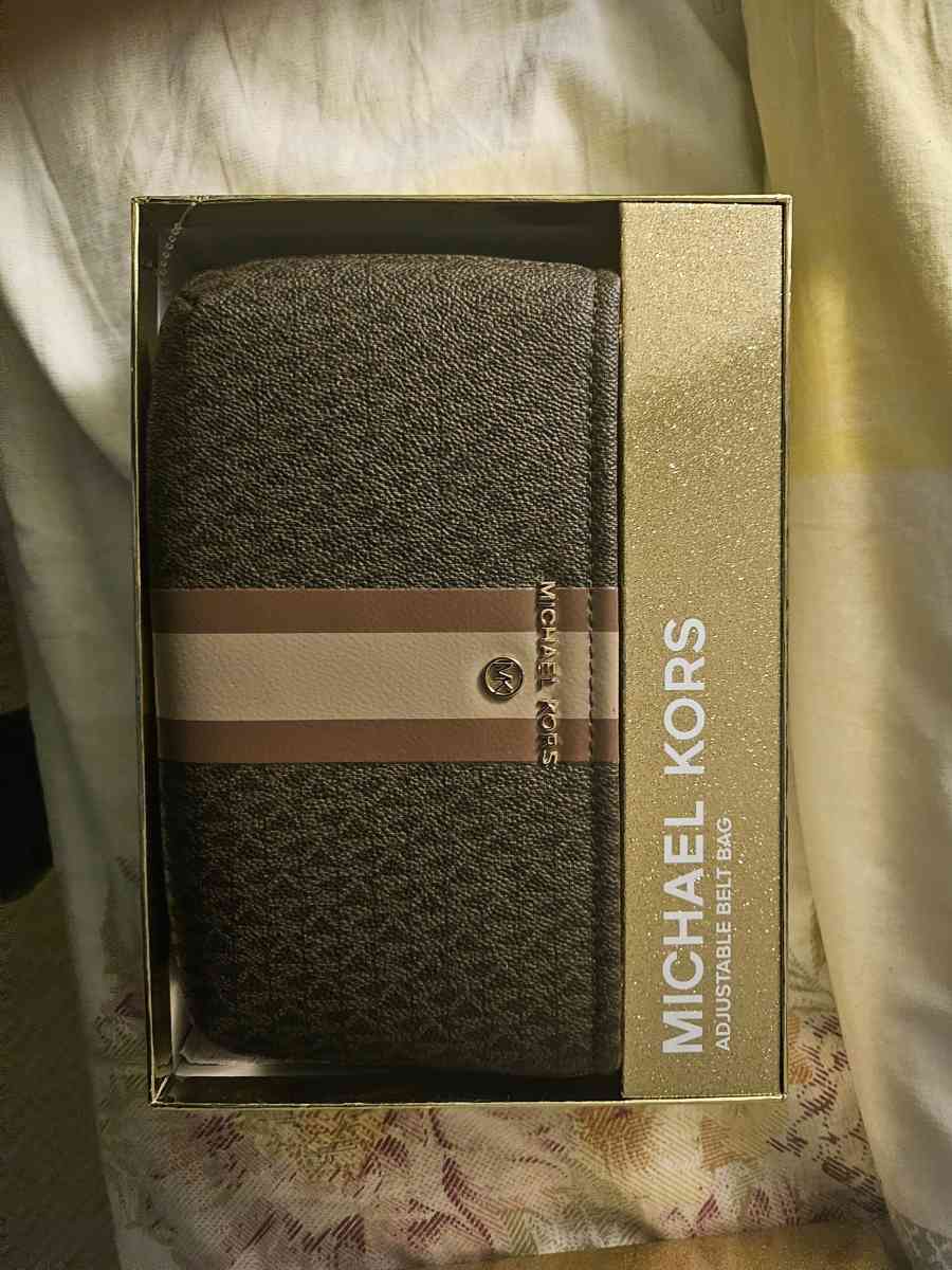 Michael Kors shoulder bag - Boston, Massachusetts - FleaMarketBay