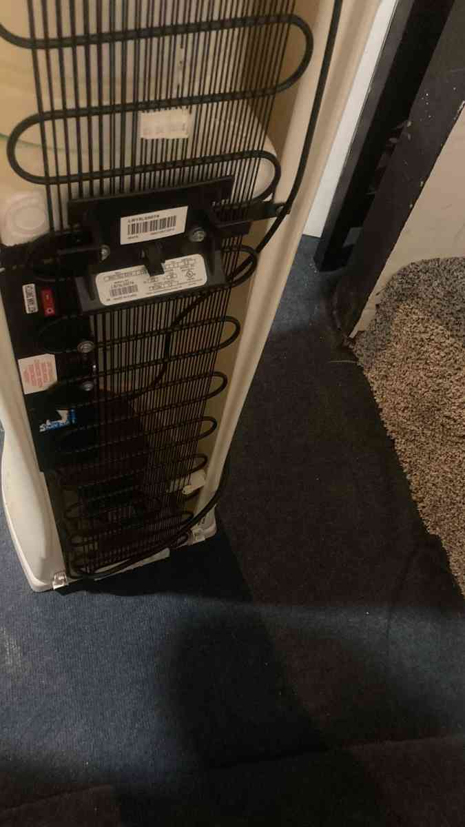 5 Gal Hot  Cold Water Dispenser - Essington, Pennsylvania - FleaMarketBay