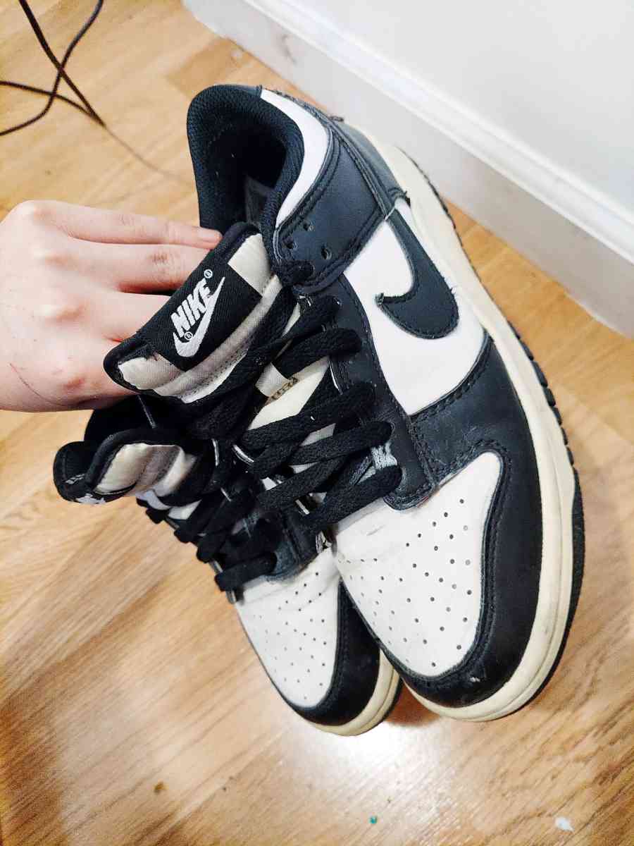 size 7 Nike pandas dunk - Brooklyn, New York - FleaMarketBay