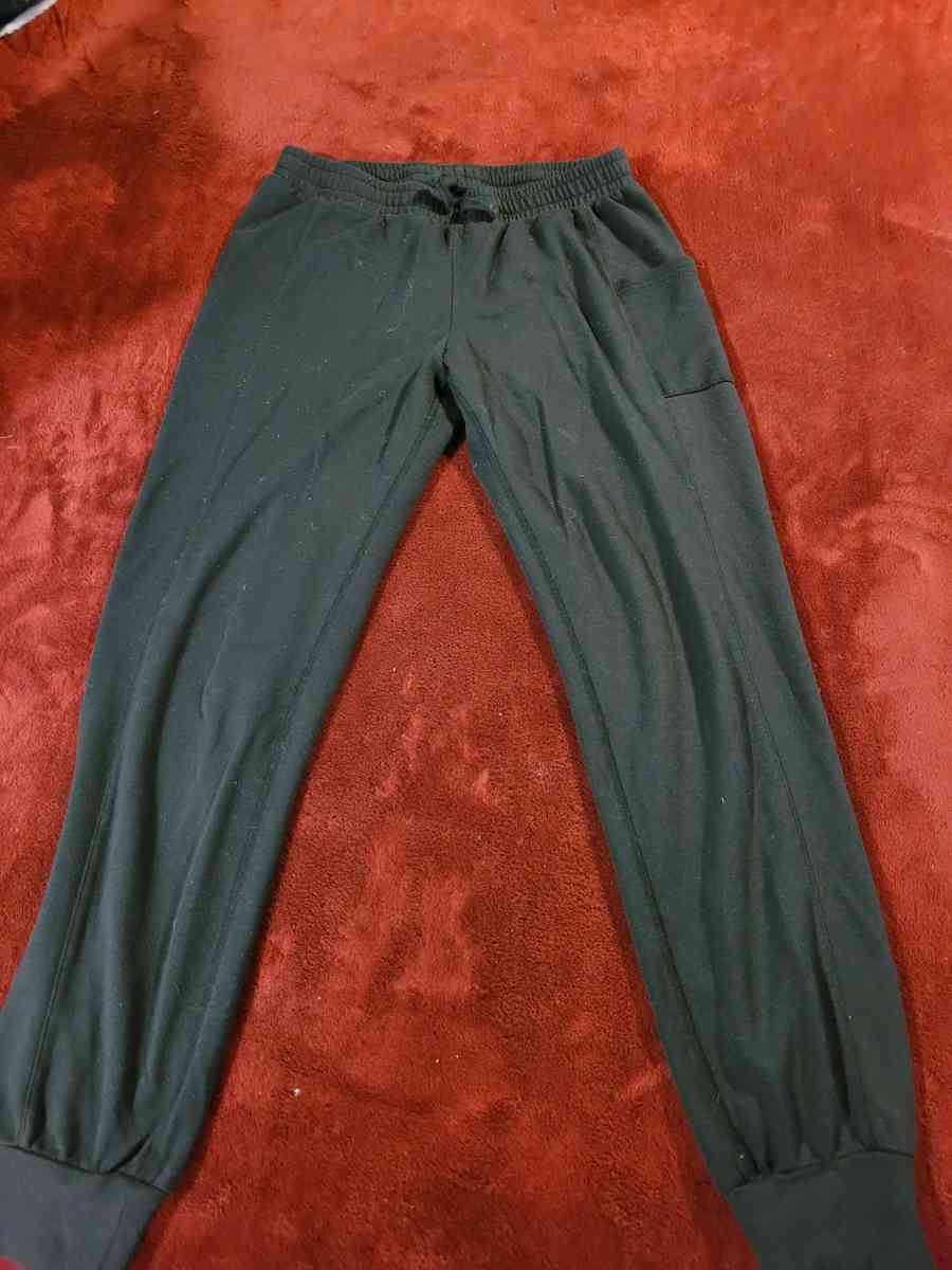 Victoria secret clothing - Le Center, Minnesota - FleaMarketBay