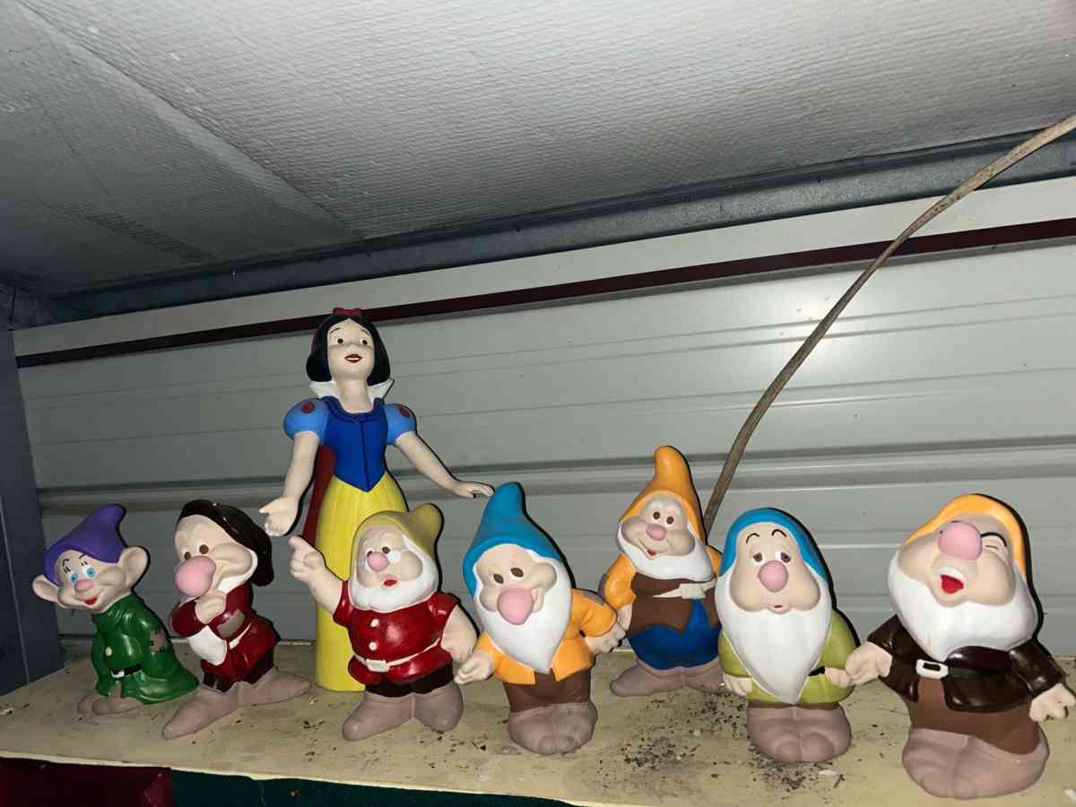 Snow White and the Steven darwfs