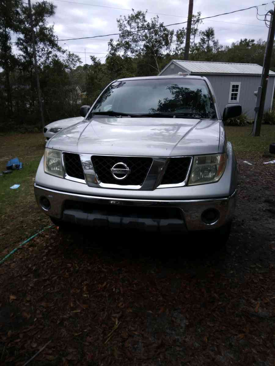 2005 Nissan 4 door crew cab pick up truck V6 - Hastings, Florida - FleaMarketBay