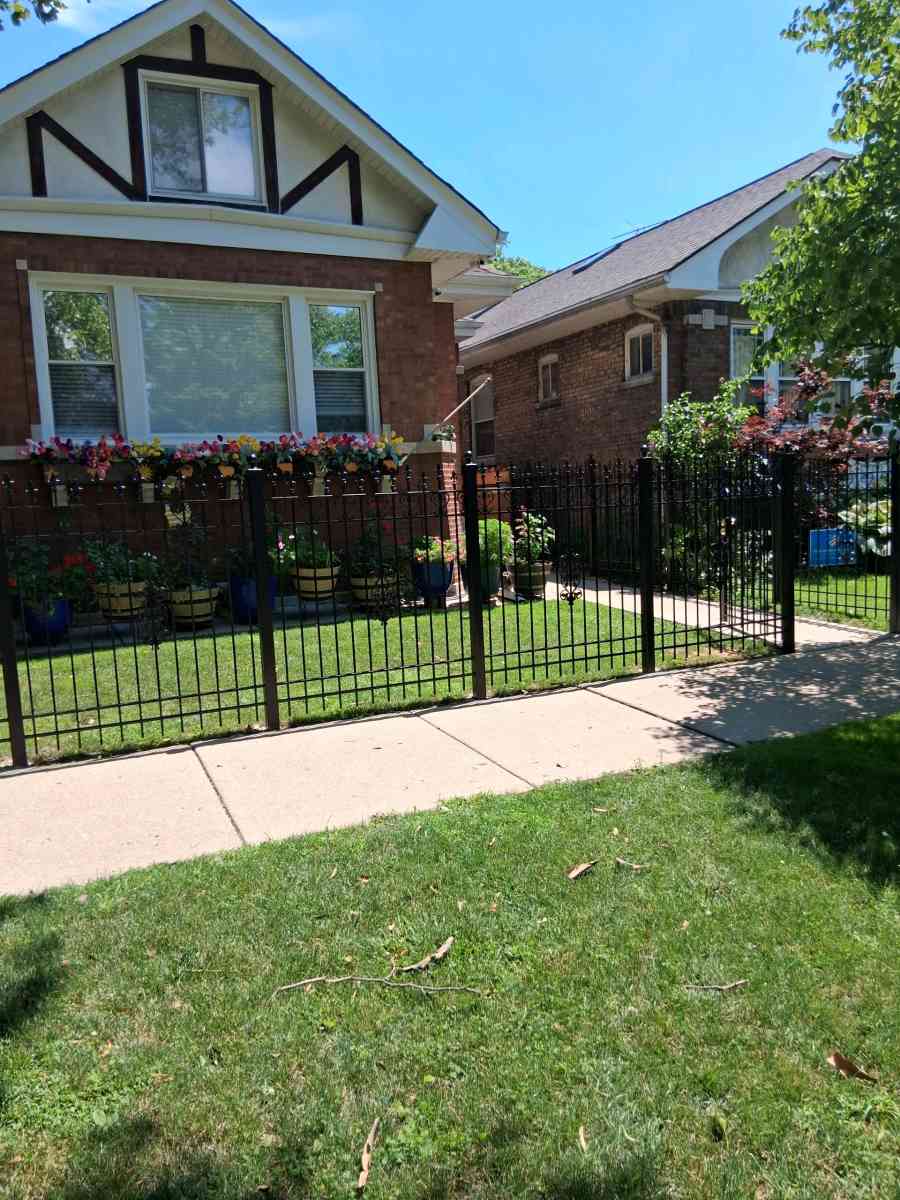 fence - Addieville, Illinois - FleaMarketBay