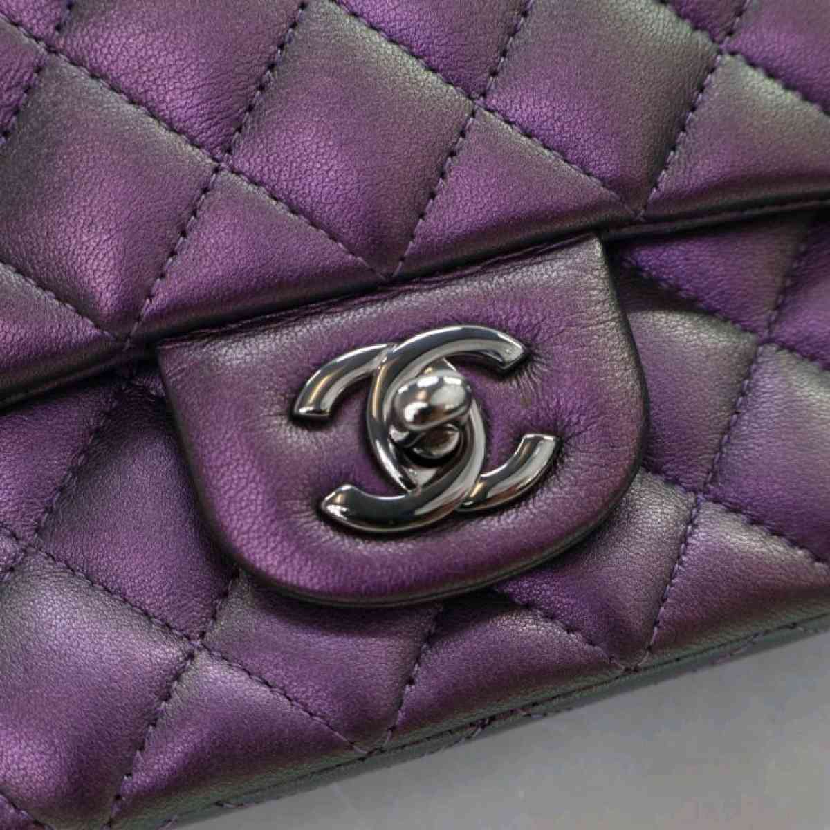 Authentic Chanel handbag - Alden, Illinois - FleaMarketBay