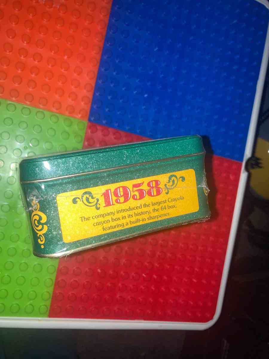 Crayola Collectors Colors Limited Edition - Essington, Pennsylvania - FleaMarketBay