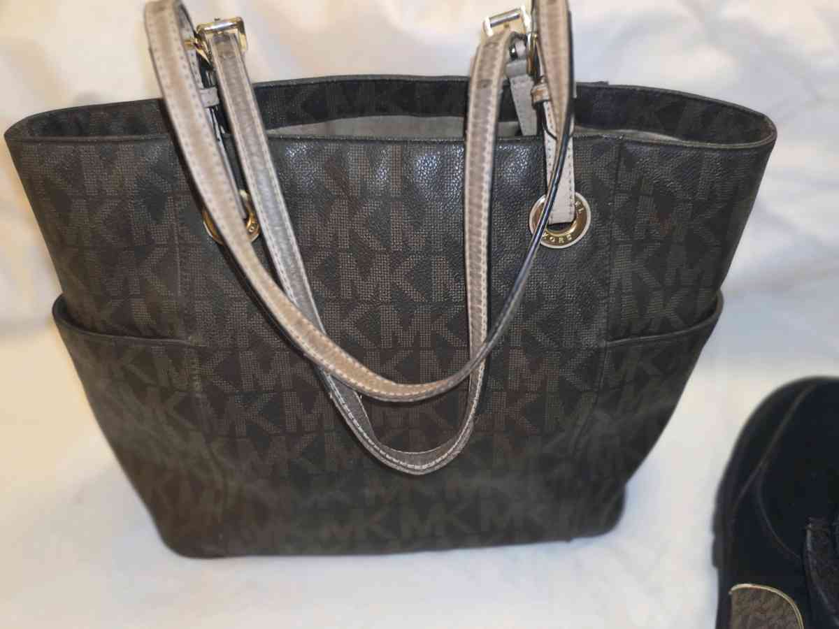 Michael Kors Jet Set large tote and MK  Alfie Booties - Phoenix, Arizona - FleaMarketBay
