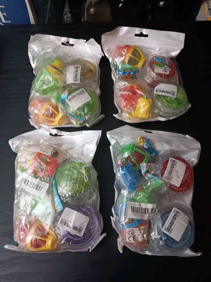 FLASHIING SPINNING TOY TOPS AND YOYO PACK - Bronx, New York - FleaMarketBay