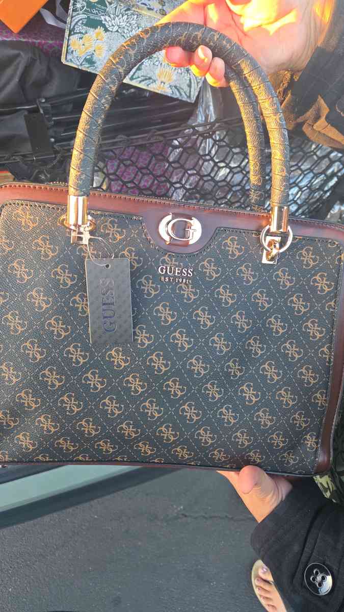 womens Fashionable Handbag