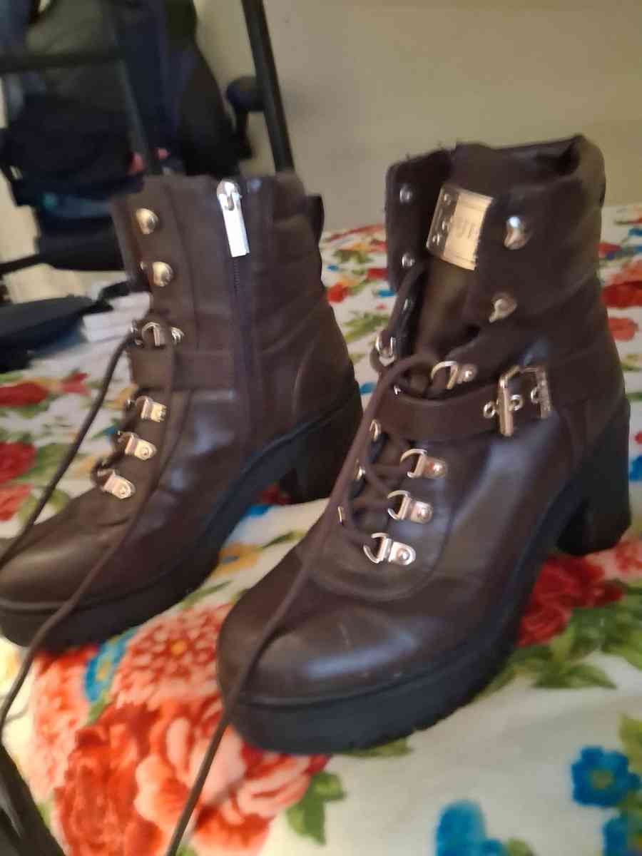Brown Guess  Combat  ankle Boots - Manchester, New Hampshire - FleaMarketBay
